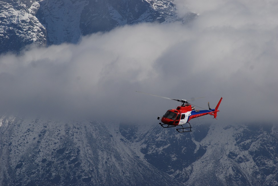 everest by helicopter